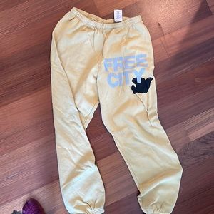 Free city Like new S sweatpants